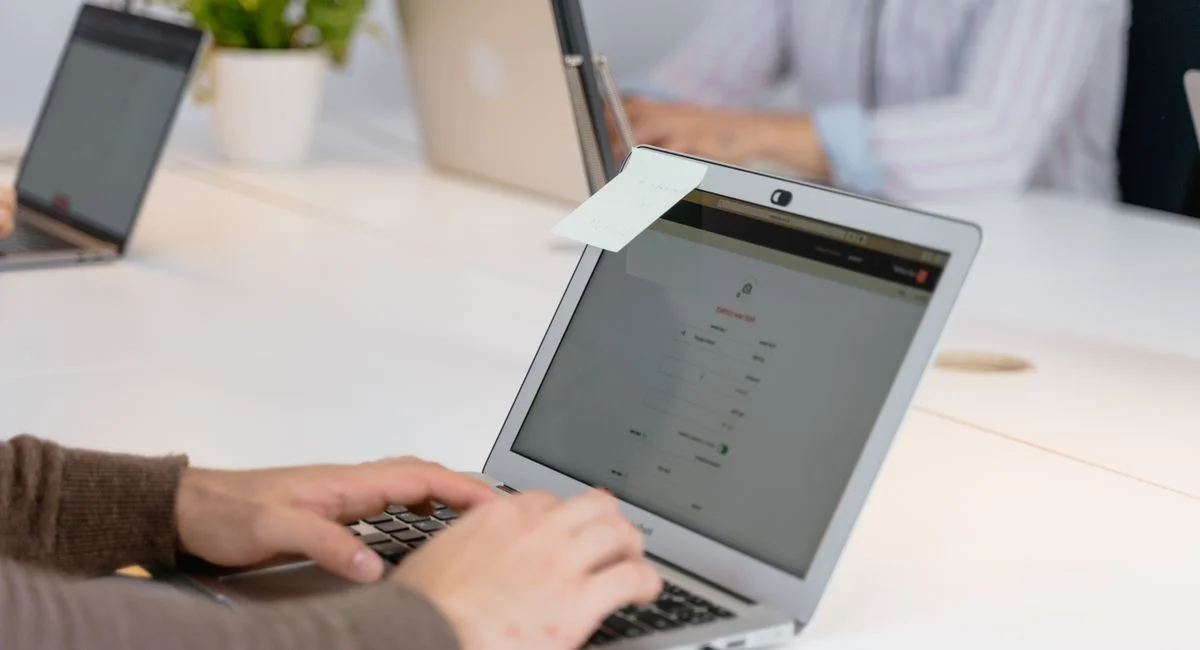 Illustration, plateforme facture électronique gratuite